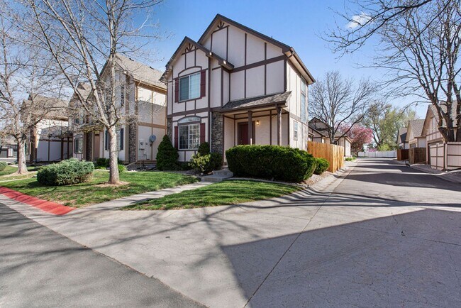 Foto del edificio - 3 Bedroom completely remodeled home in For...