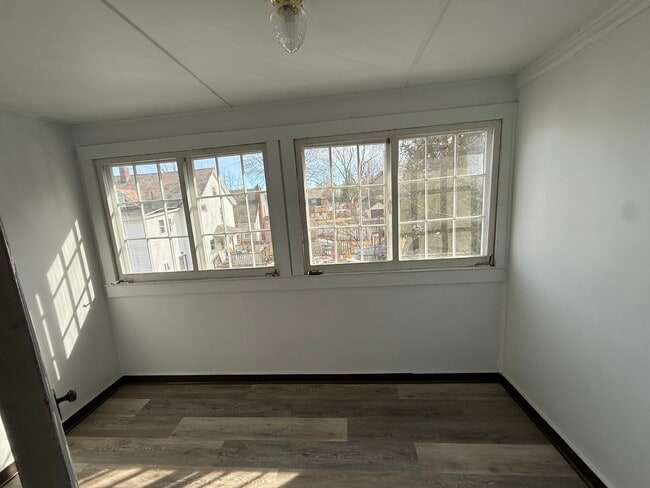Sun Room - 114 Oak St