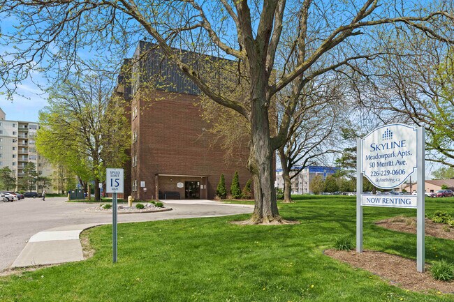 Photo du bâtiment - Meadowpark Apartments