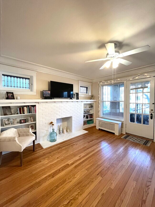 Living Room - 321 Wisconsin Ave