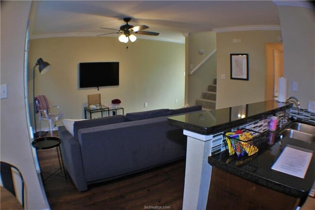 Building Photo - 1213 Oney Hervey Dr