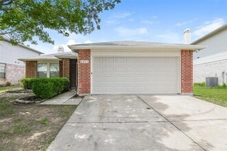 Building Photo - 6051 Guilia Dr