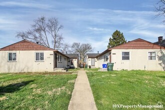 Building Photo - 2459 Hiawatha St