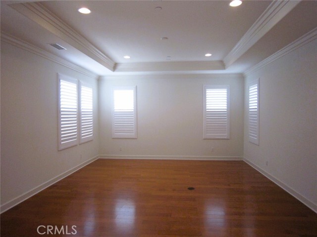 Building Photo - 1256 Inspiration