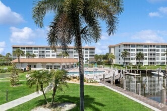 Building Photo - 911 Gardenia Dr
