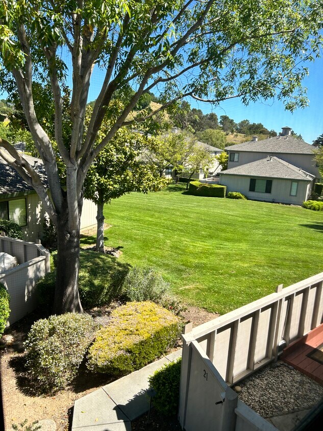 25 Wharf Cir Unit 25, San Rafael, CA 94903 Condo for Rent in San