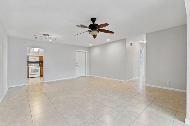 Foto del edificio - 207 Sims Creek Dr