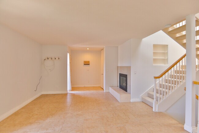 Building Photo - 459 S Sierra Ave