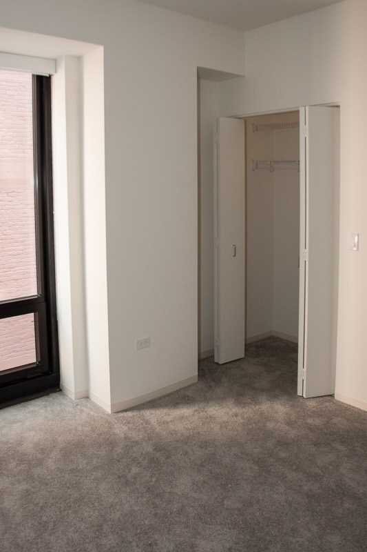 Foto del edificio - 937 W Washington Blvd