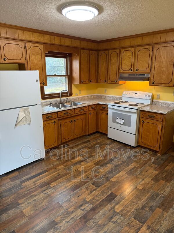 Foto del edificio - 575 Mt Lebanon Rd