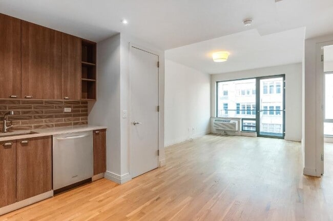 Building Photo - 1 bedroom in BROOKLYN NY 11249