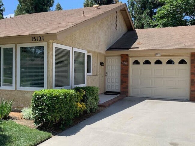 Foto del edificio - A beautiful Del Mar model for lease in Leisure Village