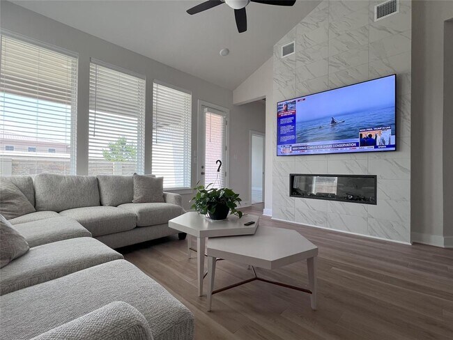 Foto del edificio - 29759 Burcreek Ln