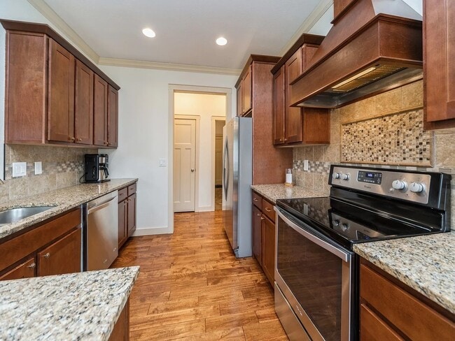 Building Photo - 16035 Northpark Dr