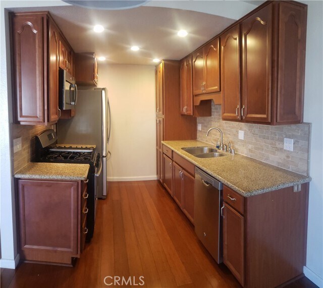 Foto del edificio - 1433 Forest Glen Dr