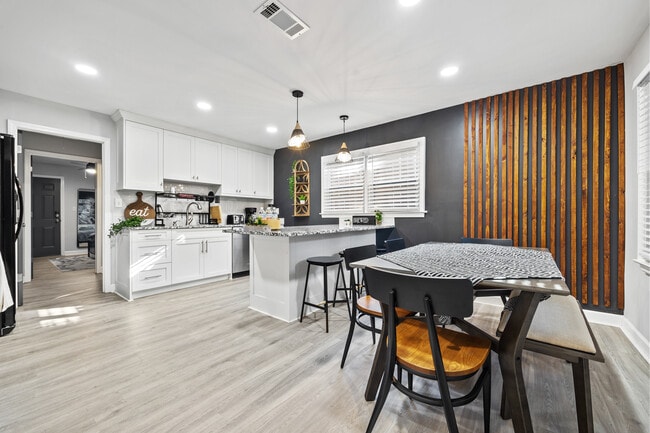 Foto del edificio - 2659 Glenvalley Dr