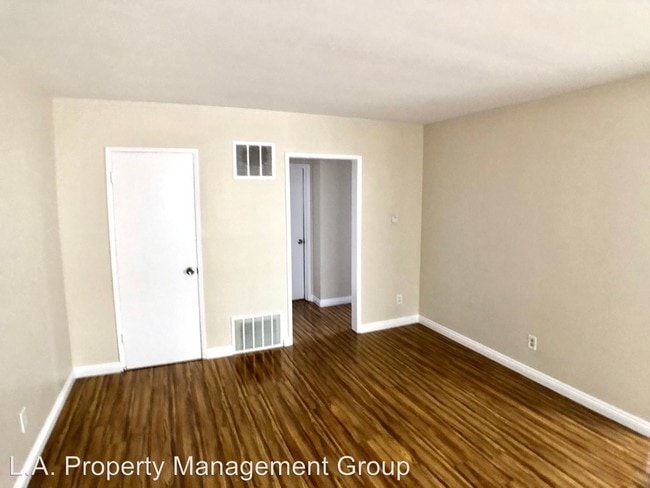 Building Photo - 5748 Hazeltine Ave