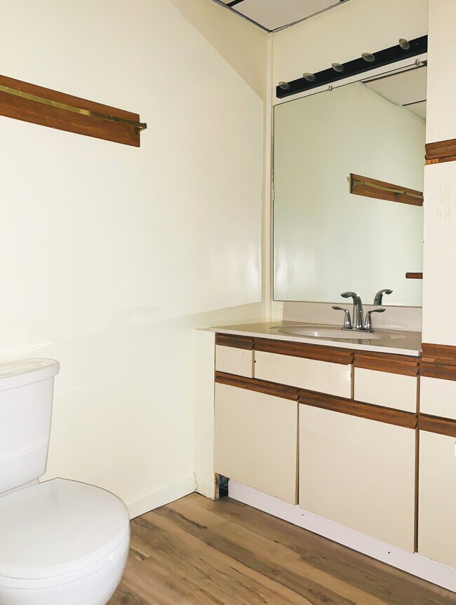 Photo - 148 N Champlain St Apartment