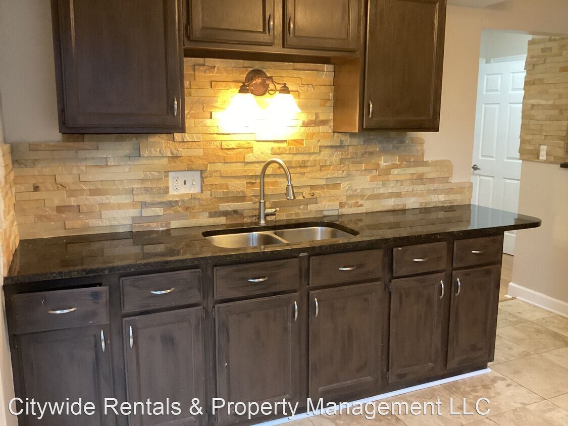 Foto principal - 4 br, 1.5 bath House - 3435 N 86th St