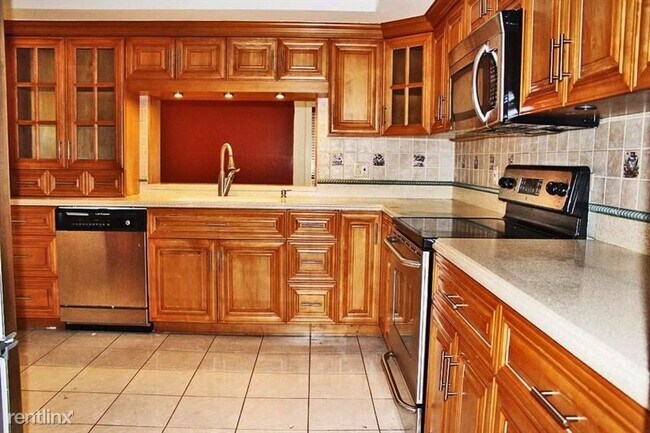 Building Photo - 3 br, 2 bath House - 5830 Southwest 120th ...