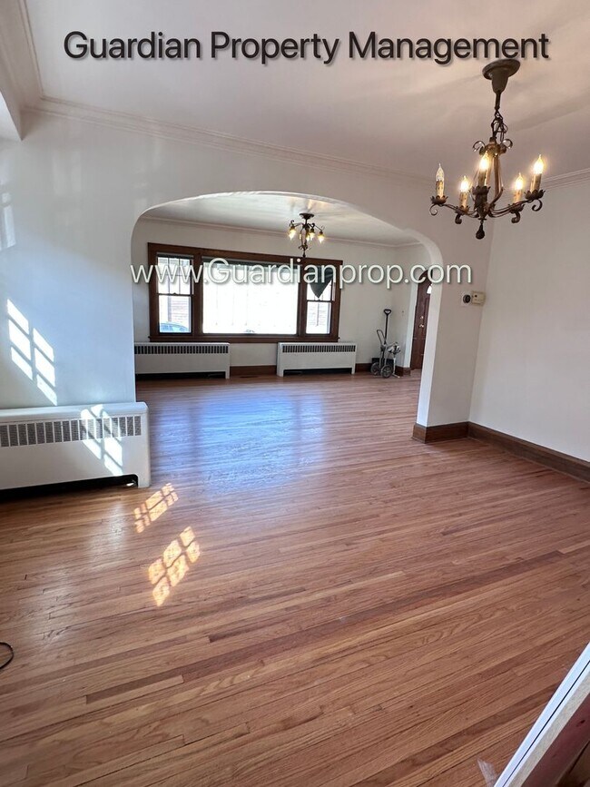 Foto del edificio - South Minneapolis Single Family Home, Renovated Bathrooms, Hardwood Floors, W/D
