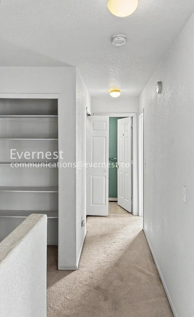 Building Photo - 451 Stardust Ct