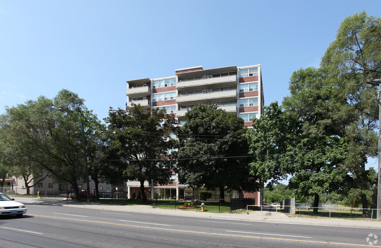 2110 Keele St, Toronto, ON M6M 2L6 Apartments 2110 Keele St Toronto