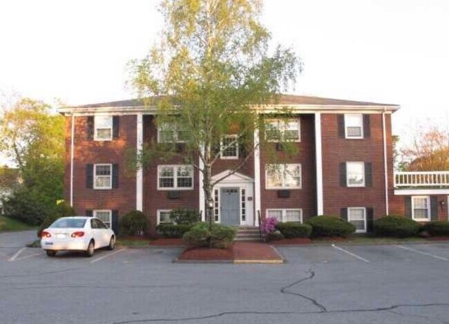 Building Photo - 17 Sinai Cir