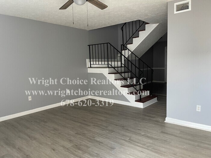 Primary Photo - Coming Soon - Renovated 2 Bedroom 1 1/2 Ba...
