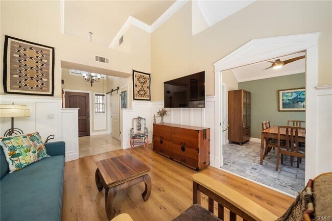 Foto del edificio - 3bd/2ba House w/ Two Car Garage and CLOSE to Laguna Middle School