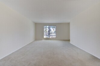 Building Photo - 14515 Wunderlich Dr