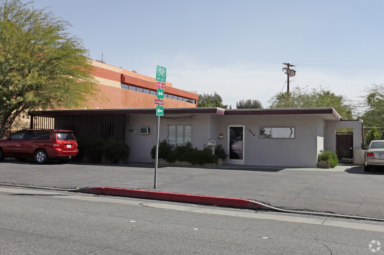 Building Photo - 1044 N Indian Canyon Dr