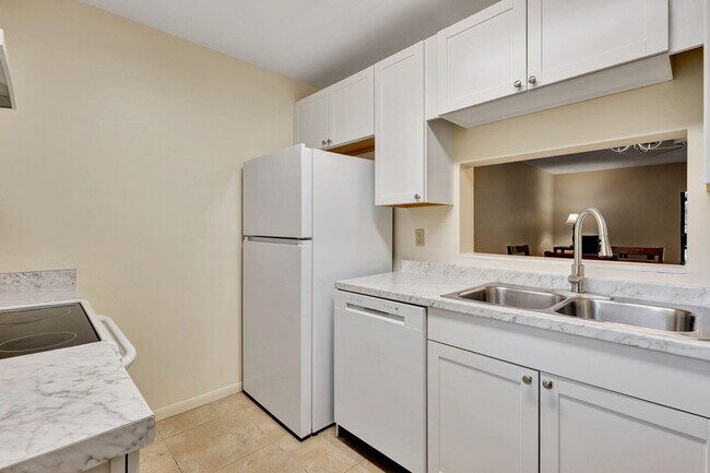 Foto del edificio - 120 NW 70th St