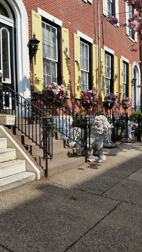 Building Photo - South Tenth