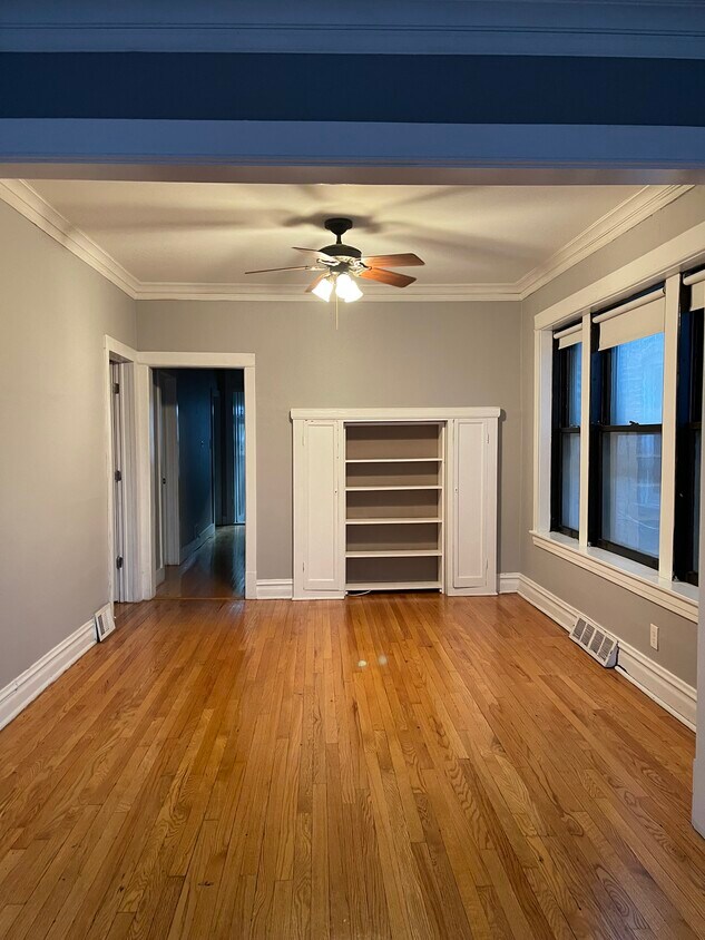 Primary Photo - 5452 N Ashland Ave