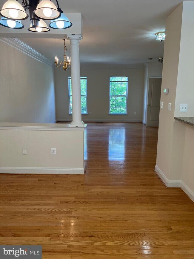 102 Pasture Side Way, Rockville, MD 20850 Townhome Rentals in