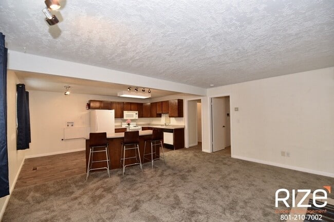 Building Photo - 4550 S 700 E