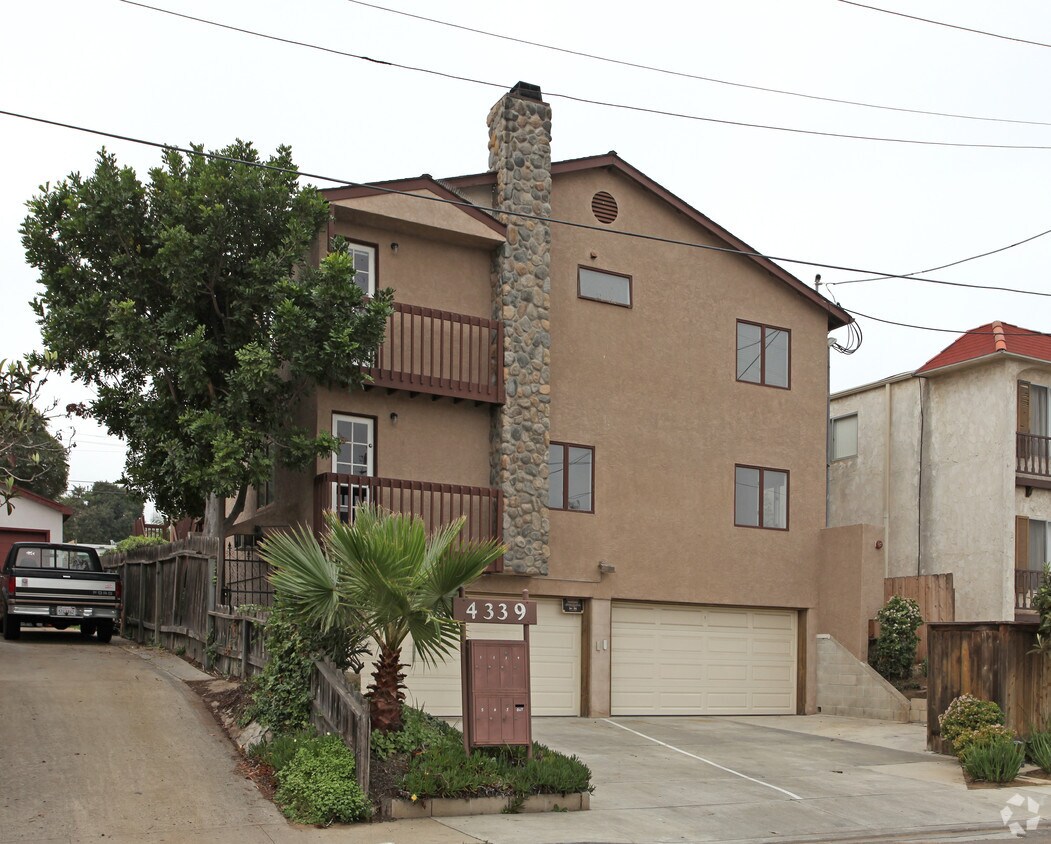 Foto principal - 4339 Rialto St