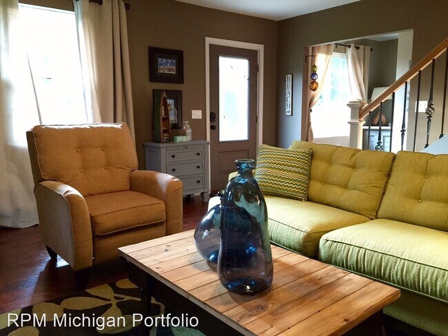 Building Photo - 2 br, 1.5 bath House - 1200 Wolcott