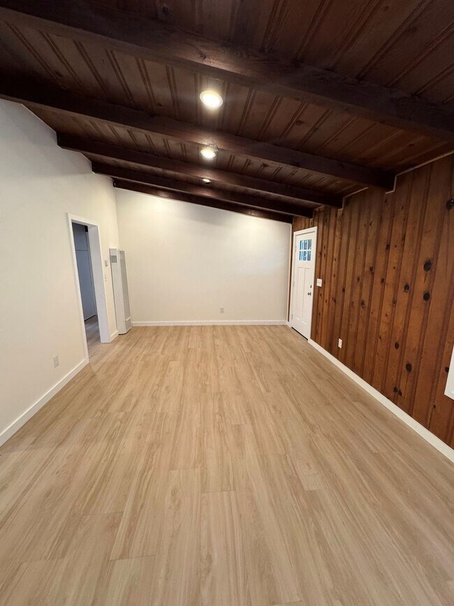 Foto del edificio - 2+1 Quaint Midtown Ventura Home