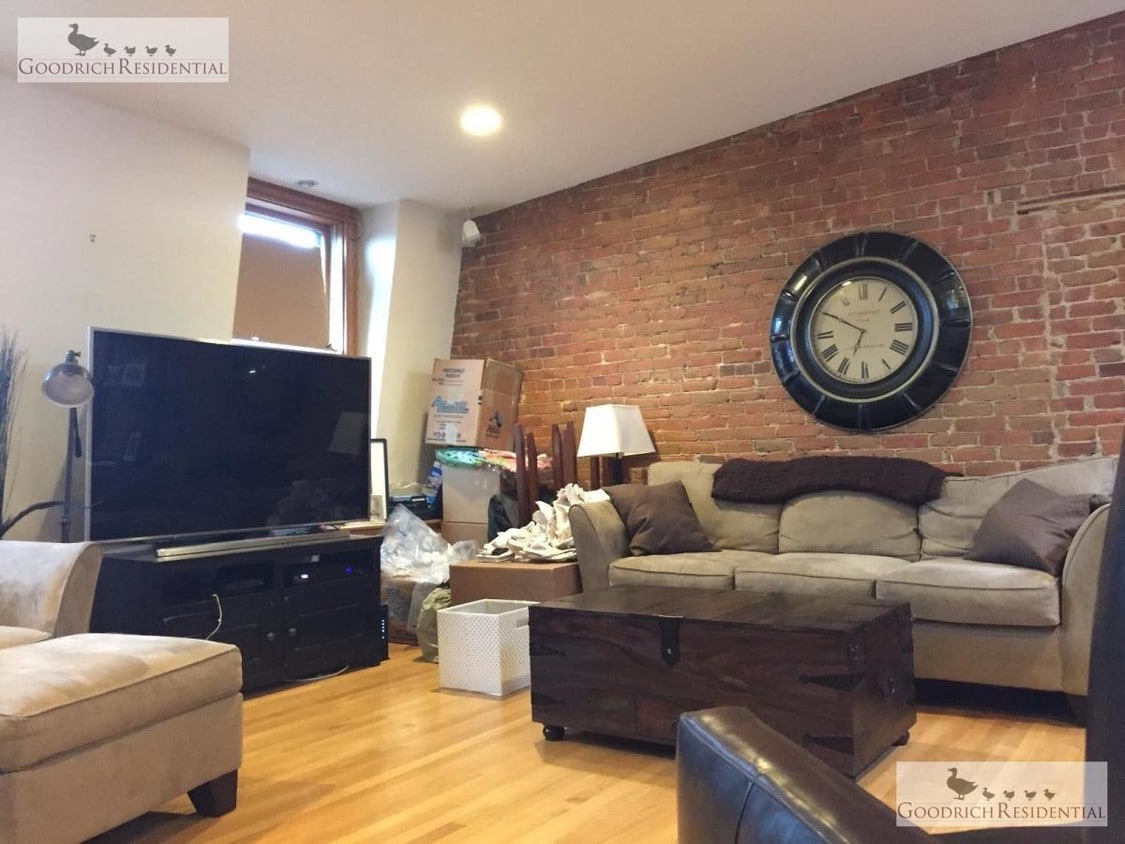 Primary Photo - 17 Holyoke St