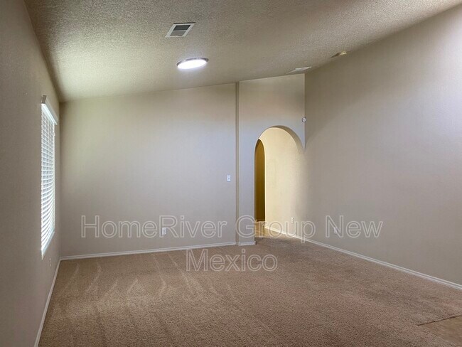 Building Photo - 2028 N Ensenada Cir SE