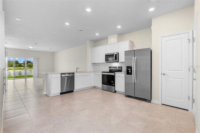 Foto del edificio - 3142 Emerald Acrs Ln