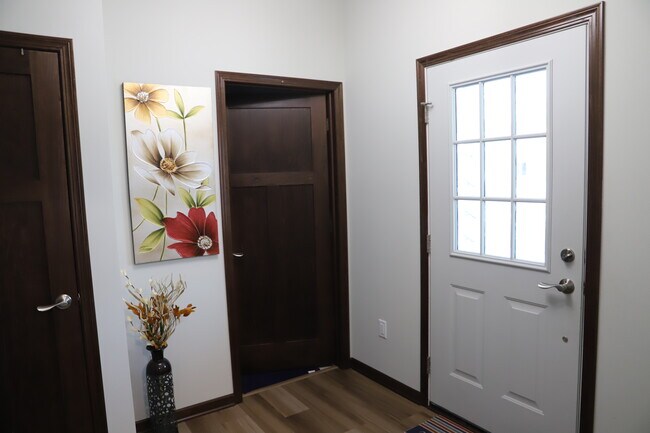 Entry - 9933 Cape Silver Way