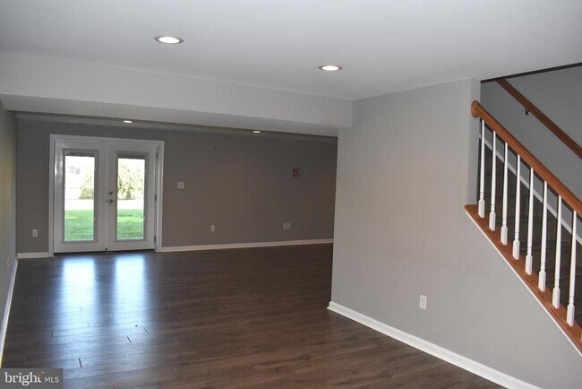 Foto del edificio - 2174 E Greenleaf Dr