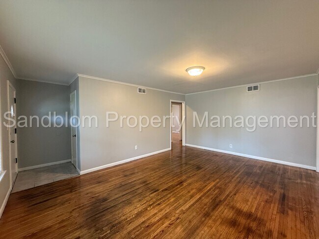 Foto del edificio - FOR LEASE | Tulsa | $1300 Rent | 3 Bed, 1 ...