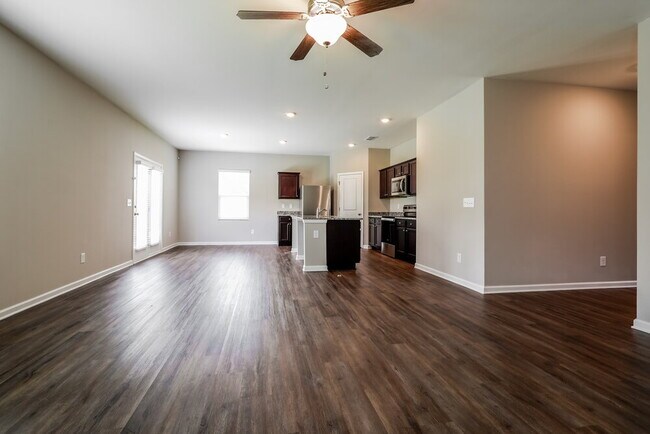 Building Photo - 3725 Place Dr