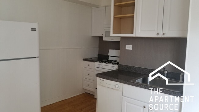 Foto del edificio - 4409 N Kenneth Ave