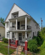 Building Photo - 1820 W 57th St