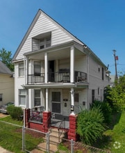 Building Photo - 1820 W 57th St